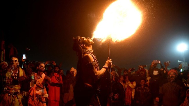 FOTO: Kumbh Mela Festival Keagamaan Terbesar di Dunia