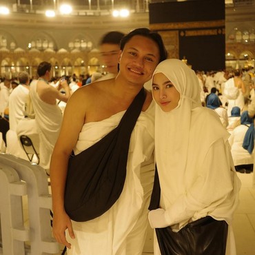 5 Foto Mahalini Pakai Hijab di Tanah Suci Tuai Pujian Netizen, Nggak Ada Obat!