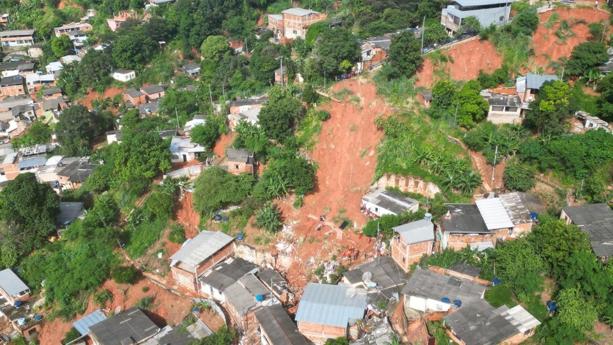 FOTO: Hujan Deras-Tanah Longsor Tewaskan 10 Orang di Brasil