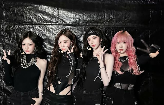 aespa menghibur dengan lagu hitsnya, ‘Whiplash’ dan ‘Armageddon’. Mereka juga membuat penonton antusias dengan mengcover lagu ‘Rum Pum Pum’ milik F(x)./ Foto: instagram.com/smtown