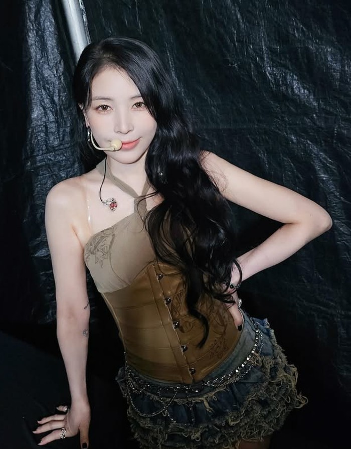 BoA yang dikenal sebagai salah satu penyanyi perempuan terbaik, tidak ketinggalan menampilkan lagu populernya, termasuk ‘Only One’ yang kali ini menampilkan panggung special bersama Sion NCT Wish./ Foto: instagram.com/smtown