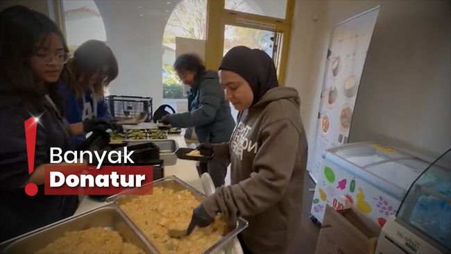 Peduli Korban Kebakaran LA, Cinta dan Astrid Kuya Bagikan Nasi Goreng