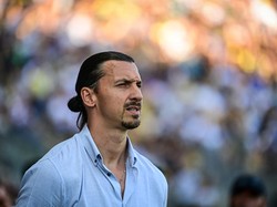 AC Milan's Swedish senior advisor Zlatan Ibrahimovic looks on ahead of the Italian Serie A football match between Parma Calcio 1913 and AC Milan at Ennio-Tardini Stadium in Parma, on August 24, 2024. (Photo by Piero CRUCIATTI / AFP)