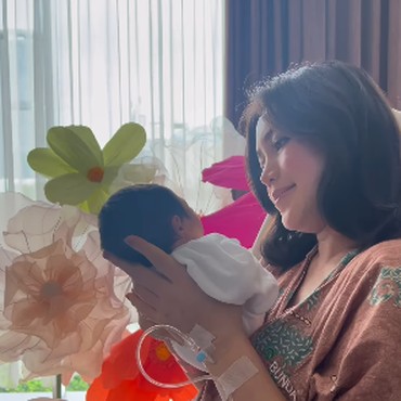 Jessica Iskandar Ungkap Reaksi Sang Anak Saat Punya Adik Perempuan