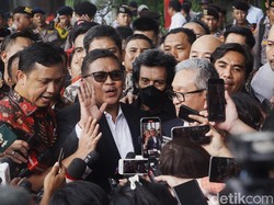 Hasto Keluar dari Gedung KPK Usai Diperiksa