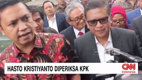 VIDEO: Sekjen PDIP Hasto Kristiyanto Tiba di Gedung KPK
