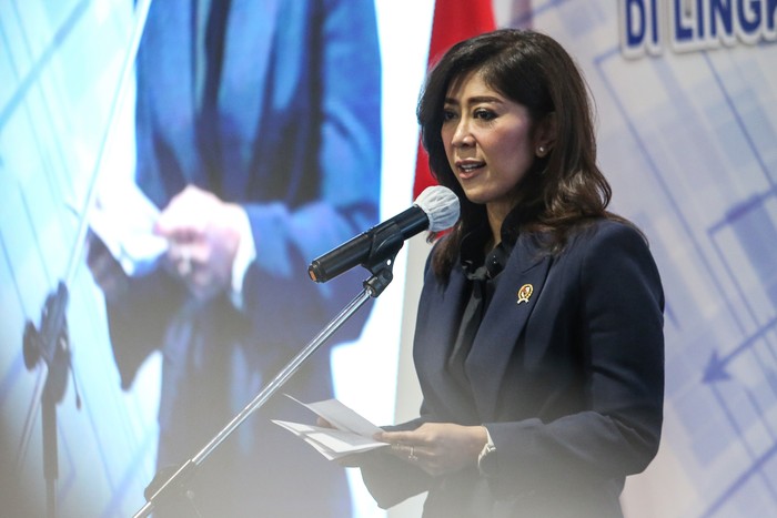 Menteri Komunikasi dan Digital Meutya Hafid menyampaikan sambutan saat pelantikan pejabat Kementerian Komdigi di Kementerian Komunikasi dan Digital, Jakarta, Senin (13/1/2025). Pelantikan para pejabat di lingkungan Kementerian Komunikasi dan Digital (Komdigi) ini dilakukan setelah pemerintah merombak kementerian yang sebelumnya bernama Kementerian Komunikasi dan Informatika. ANTARA FOTO/Asprilla Dwi Adha/YU
