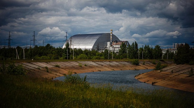 Rusia membantah militernya menargetkan situs nuklir Ukraina di Chernobyl, sementara Uni Eropa mengatakan serangan itu "ceroboh".