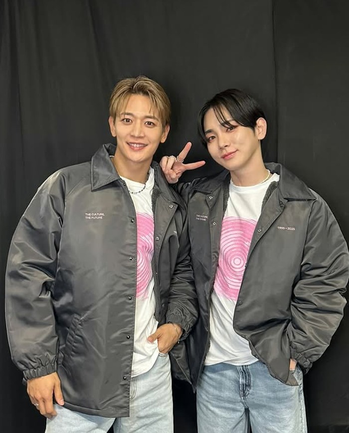 Panggung meriah lainnya dibawakan pula oleh Key dan Minho SHINee. Mereka masing-masing membawakan lagu solo, seperti ‘Gasoline’ oleh Key, serta Something About U (Day1) dan Call Back (Day2) oleh Minho./ Foto: instagram.com/smtown