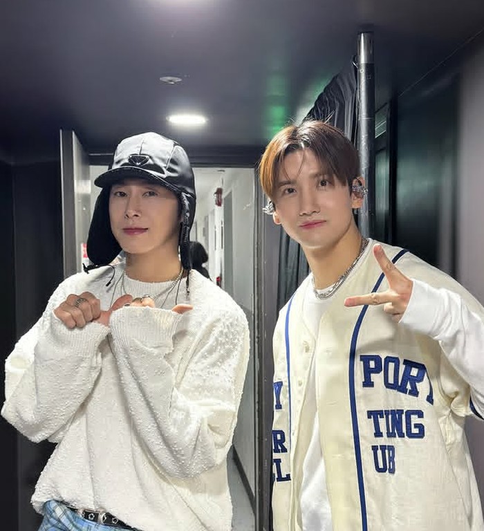 Panggung utama dimulai dengan penampilan Duo Legend TVXQ dengan lagu ‘Rising Sun’. Selain lagu andalan lainnya seperti ‘Mirotic’, dua penyanyi berbakat ini juga mengcover lagu ‘Psyco’ milik Red Velvet./ Foto: instagram.com/smtown