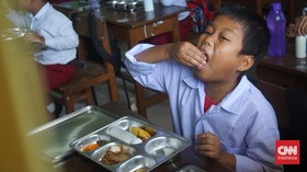 Celetuk Siswa SD Kala Kick Off MBG di DIY: Pak Prabowo Datang Enggak?