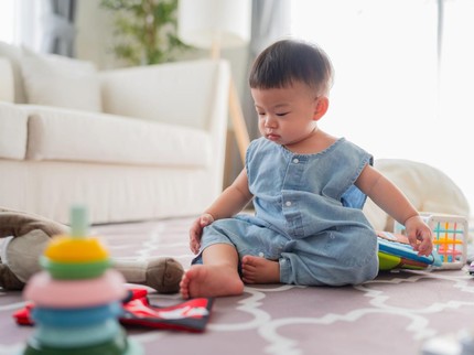 Mengenal Perkembangan Bayi 1 Tahun Lebih Jauh, Si Kecil Sudah Bisa Apa?