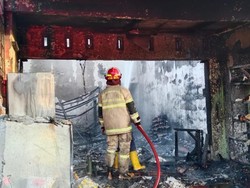 Amukan Si Jago Merah Hanguskan Toko Kelontong di Ciamis