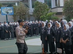 Police Goes To School Polsek Kelapa Gading, Imbau Siswa Bijak Bermedsos-Jauhi Narkoba
