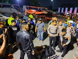 Bentrok Suporter di Rest Area Tol Jagorawi Makan Korban, 4 Orang Terluka