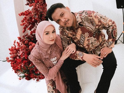 5 Potret Salma Salsabil Dilamar Sang Kekasih Dimansyah Laitupa, Sama-sama Penyanyi