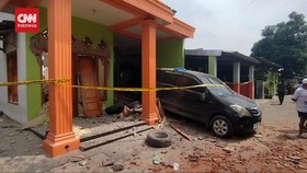 VIDEO: Rumah Polisi Meledak, Polres Mojokerto Periksa Pemilik Rumah