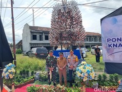 Melihat Tugu Reog di Ponorogo yang Dibuat dari Knalpot Brong