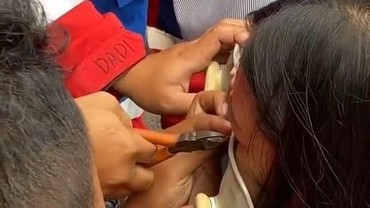 Piercing Hidung Nyangkut di Kursi, Wanita Ini Minta Tolong Damkar