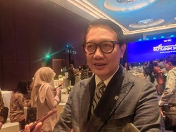 Gugatan Menteri-Wamen Tak Rangkap Jabatan Gugur, Wamenlu: Kita Ikut MK