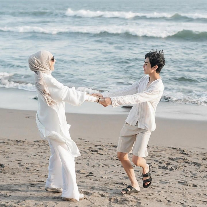 <p>"Selamat ulang tahun untuk anak laki-lakiku yang telah tumbuh menjadi pria luar biasa. Kamu membuat aku sangat bangga," tuturnya dengan menyisipkan emotikon hati. (Foto: Instagram: @richaiskak)</p>