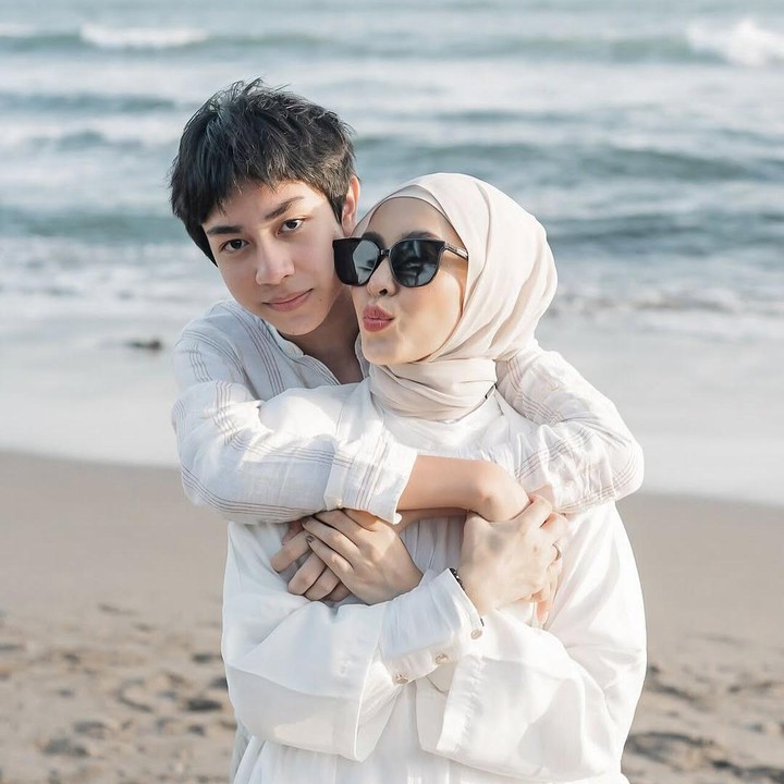 <p>Banyak netizen tidak percaya bahwa Adilla sudah tumbuh menjadi seorang ABG, Bunda. Tidak sedikit pula yang mempertanyakan rahasia Richa agar bisa dekat dengan anak laki-lakinya. (Foto: Instagram: @richaiskak)</p>