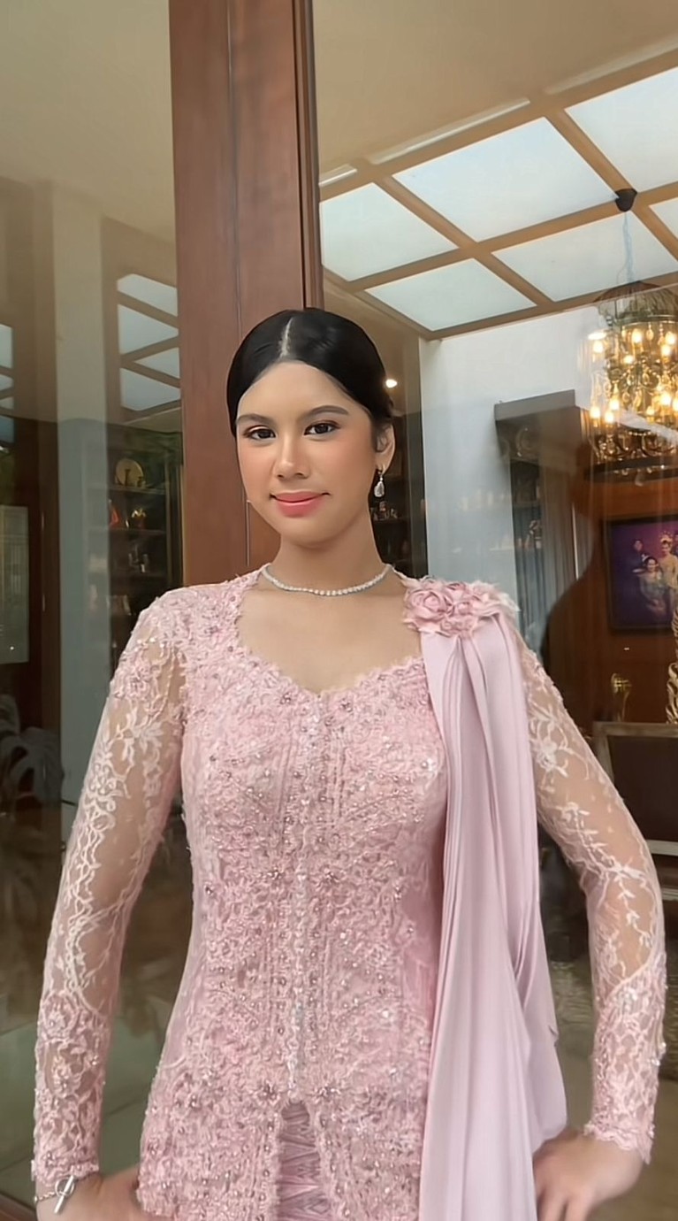 Almira Putri Annisa Pohan dan AHY Almira Putri Annisa Pohan dan AHY