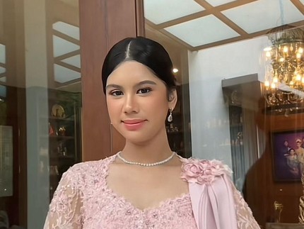 5 Potret Almira Putri Annisa Pohan dan Menteri AHY dalam Balutan Kebaya, Anggun serta Memesona