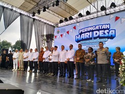 Mendes Yandri Pimpin Pembacaan Deklarasi Subang di Hari Desa