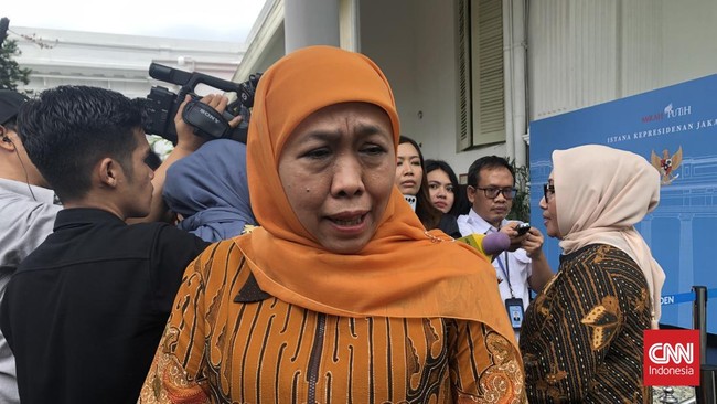 Gubernur Jawa Timur Khofifah Indar Parawansa mengimbau masyarakat untuk tidak panic buying jelang Ramadan.