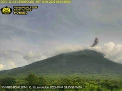 Gunung Ile Lewotolok di Lembata Meletus Pagi Ini, Waspada Longsoran Lava