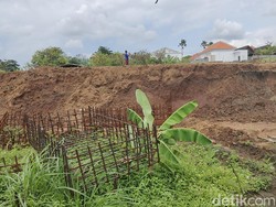 Irigasi Tertutup Material Proyek Vila, Petani di Canggu Ngeluh Sawah Kering