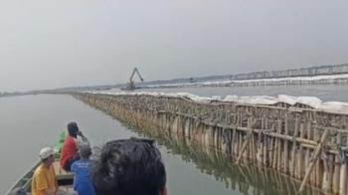 Selain di Tangerang, Pagar Laut Misterius Ditemukan di Bekasi