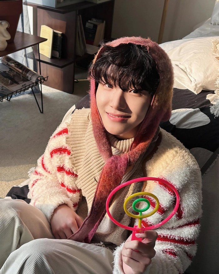 Peringati hari kelahiran di akhir bulan November, tepatnya pada 29 November 2025 mendatang, maknae kesayangan BOYNEXTDOOR dan para penggemarnya alias ONEDOOR satu ini pun akan berulang tahun ke-20 tahun ini./ Foto: instagram.com/boynextdoor_official