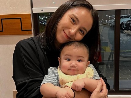 7 Potret Gemas Baby Elio Putra Joshua Suherman & Clairine Clay, Disebut Seperti Boneka