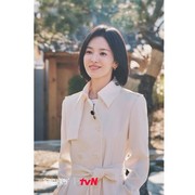 Tak Hanya Cantik dan Berbakat, Ini 3 Sikap Positif ala Song Hye Kyo yang Baik Ditiru