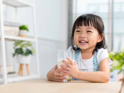 Minum Susu Bikin Anak Tinggi, Mitos atau Fakta? Simak Cara Pilih Kandungan yang Tepat