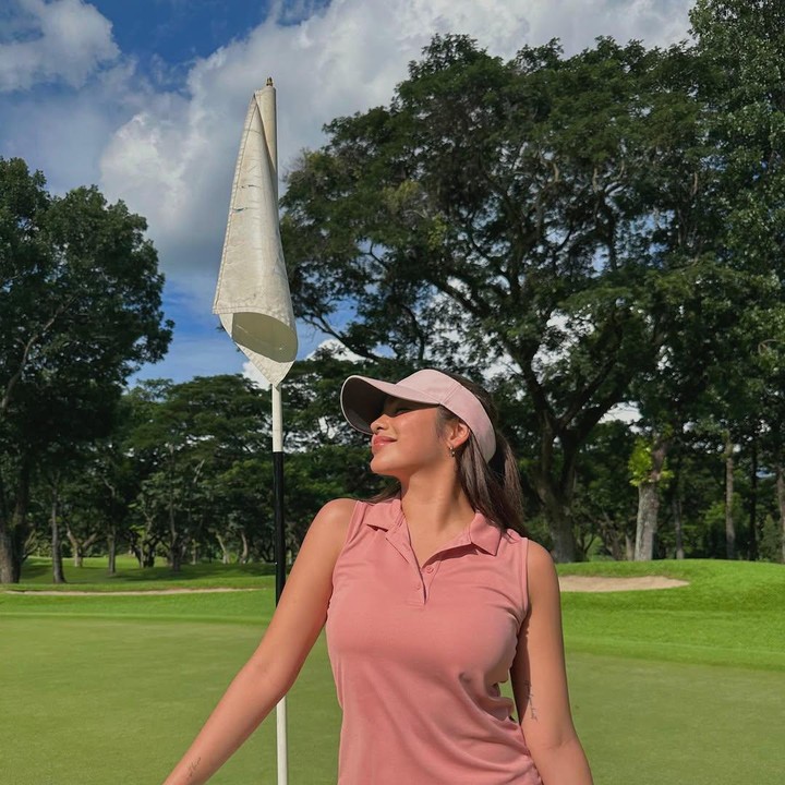<p>Tidak hanya berparas elok, Andrea Brillantes juga dikenal sebagai sosok yang rendah hati. Hal itu membuatnya semakin dicintai oleh fans. Andrea pun memiliki banyak hobi mulai dari traveling hingga membuat video di TikTok. (Foto: Instagram @blythe)</p>