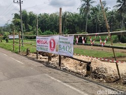 Pengembang Makam Komersil Sebar Amplop Infaq Baqi ke Warga Rp 50 Ribu