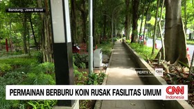 VIDEO: Fenomena Berburu Koin Jagat Rusak Fasilitas Umum di GBK