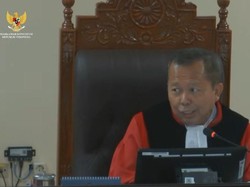 Hakim MK Ingatkan Tak Ikut-ikutan Gugat UU TNI Hanya demi Populer