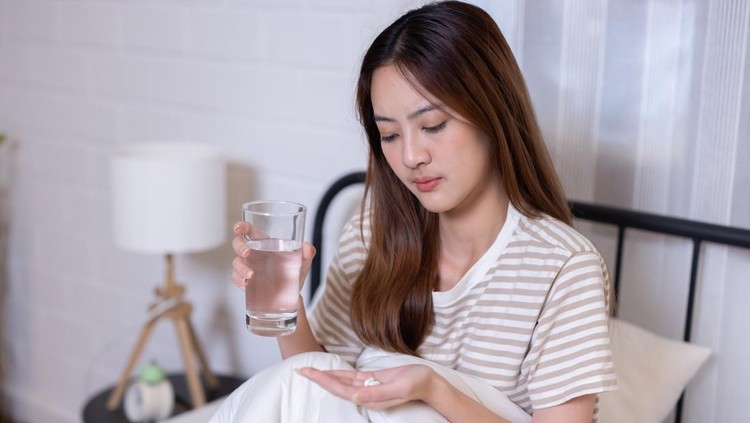 Ilustrasi Minum Obat