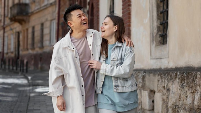 Menurut Pakar, Ini Jarak Usia Ideal Suami Istri Agar Hubungan Langgeng