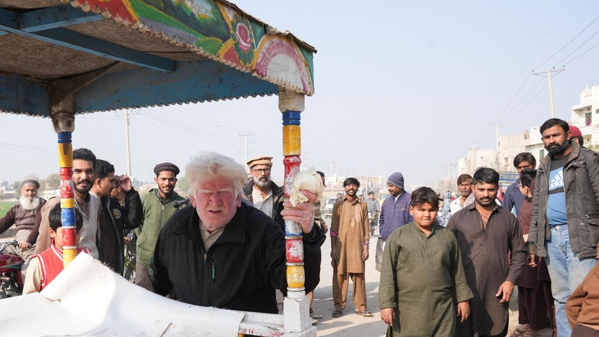 FOTO: Mirip Donald Trump, Penjual Puding di Pakistan Ini Viral