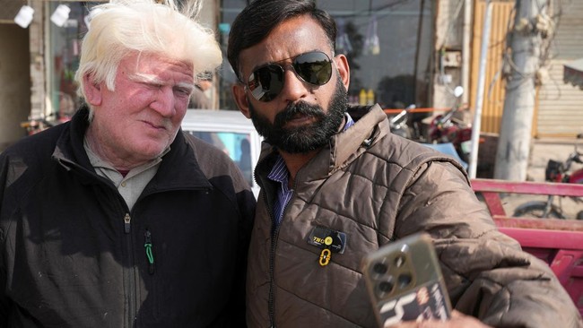 FOTO: Mirip Donald Trump, Penjual Puding di Pakistan Ini Viral