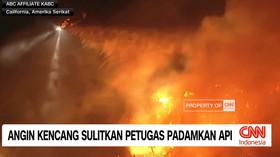 VIDEO: Angin Kencang Hambat Pemadaman Kebakaran di Ventura County