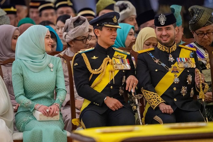 Pangeran Mateen dan Anisha Rosnah