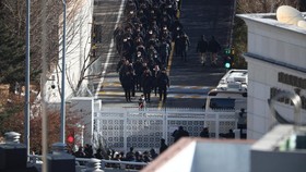 Penyidik Korea Selatan Tangkap Presiden Yoon Suk Yeol