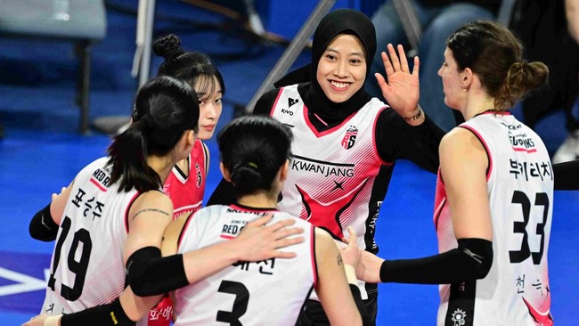 Red Sparks berhasil mengalahkan Hi Pass dengan skor telak 3-0 (25-22, 25-22, 25-20) dalam laga Liga Voli Korea, Sabtu (18/1).