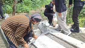 Lima Makam Wali Palsu di Ngawi Dibongkar Warga